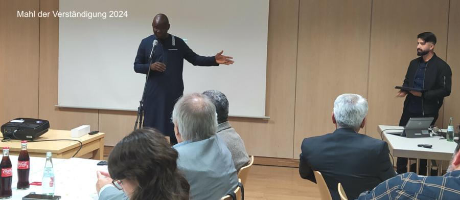 18.10 Beim Mahl der Verständigung