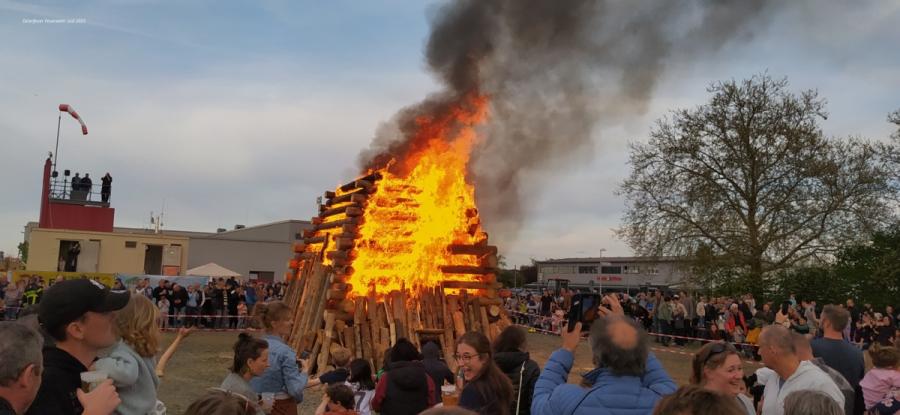 19.04.-osterfeuer-nieder-roden-fw-sued-