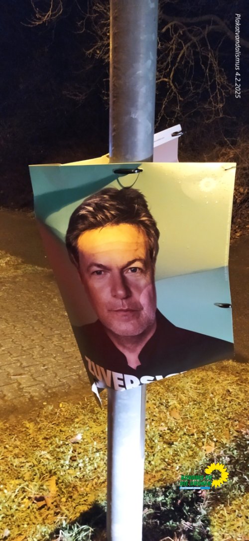 Plakatvandalismus_02042025-IMG_20250127_223853.jpg