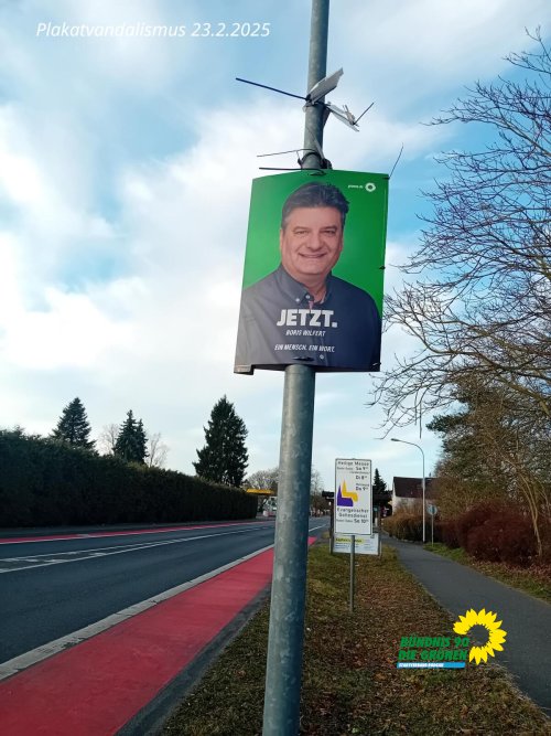 Plakatvandalismus_02042023-signal-2025-02-23-08-26-19-101-1.jpg